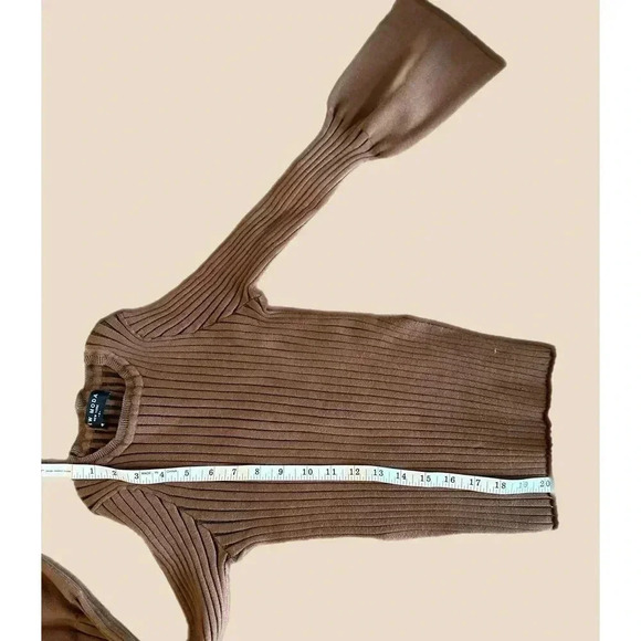 Few Moda Ribbed Bell Sleeve Sweater Blouse Brown Small - Picture 9 of 11